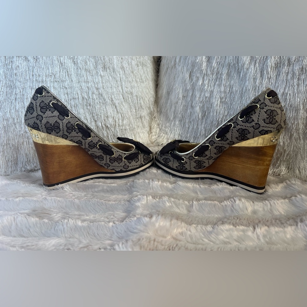 Guess Women's Wedges with Gold and Brown Accents - Picture 11 of 16